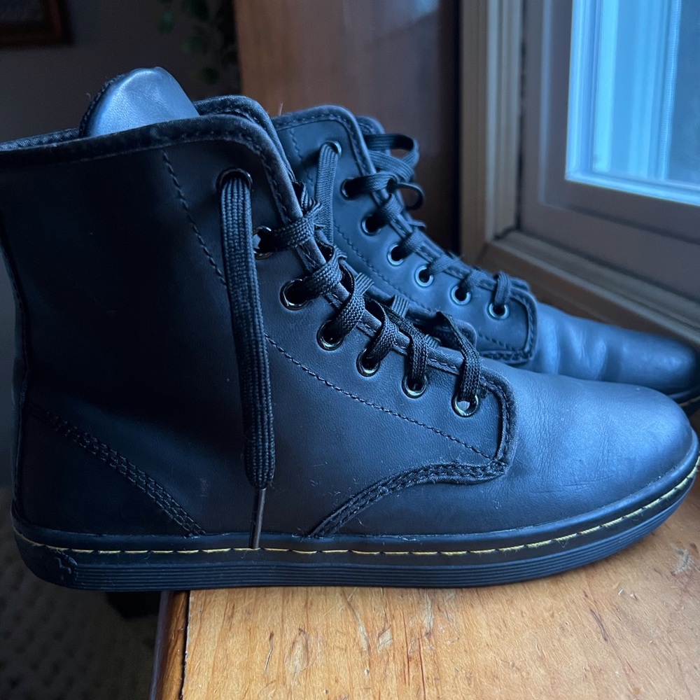 Dr. Martens women’s Boots